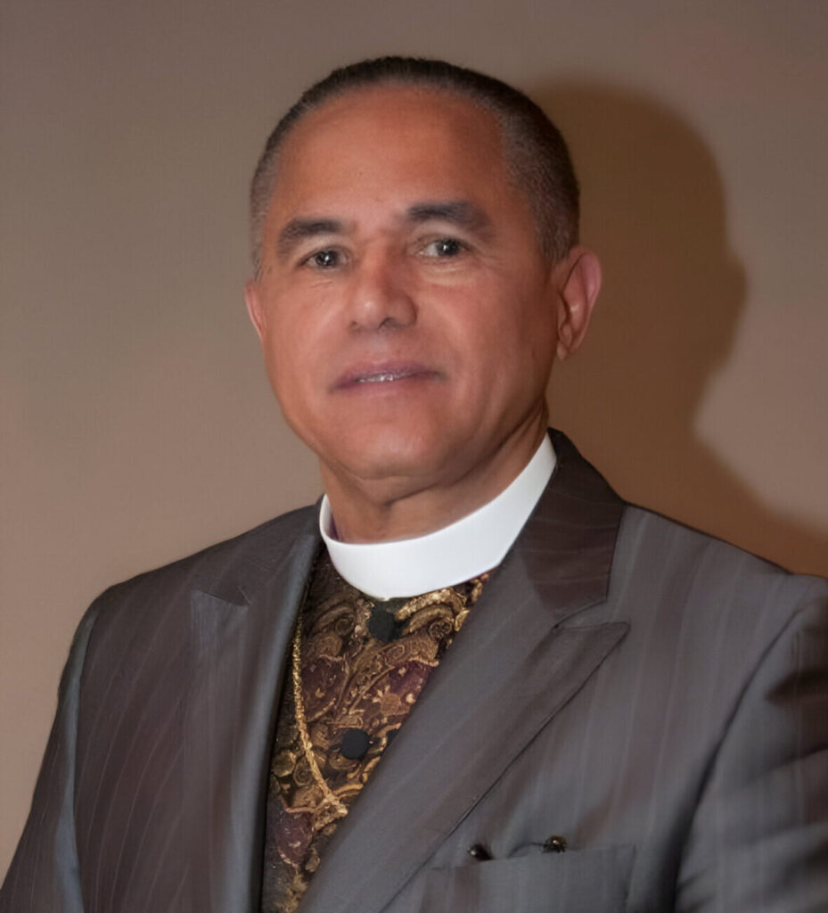 Dr. Enrique Hernández