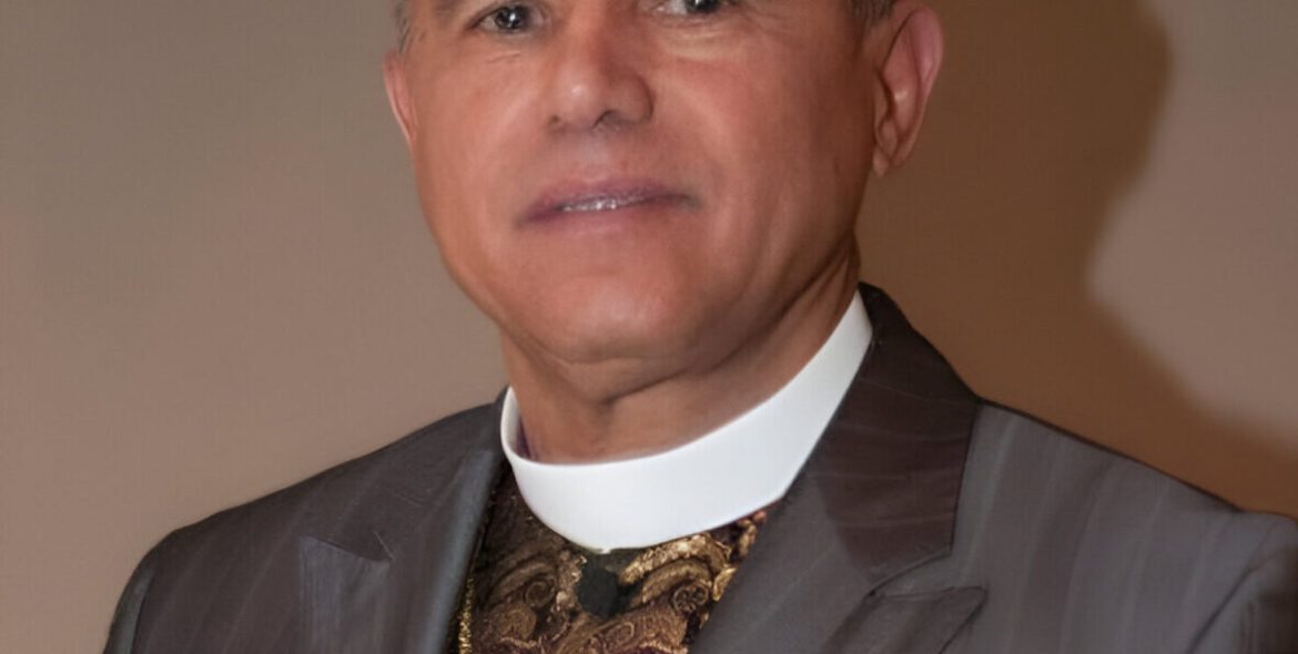 Dr. Enrique Hernández